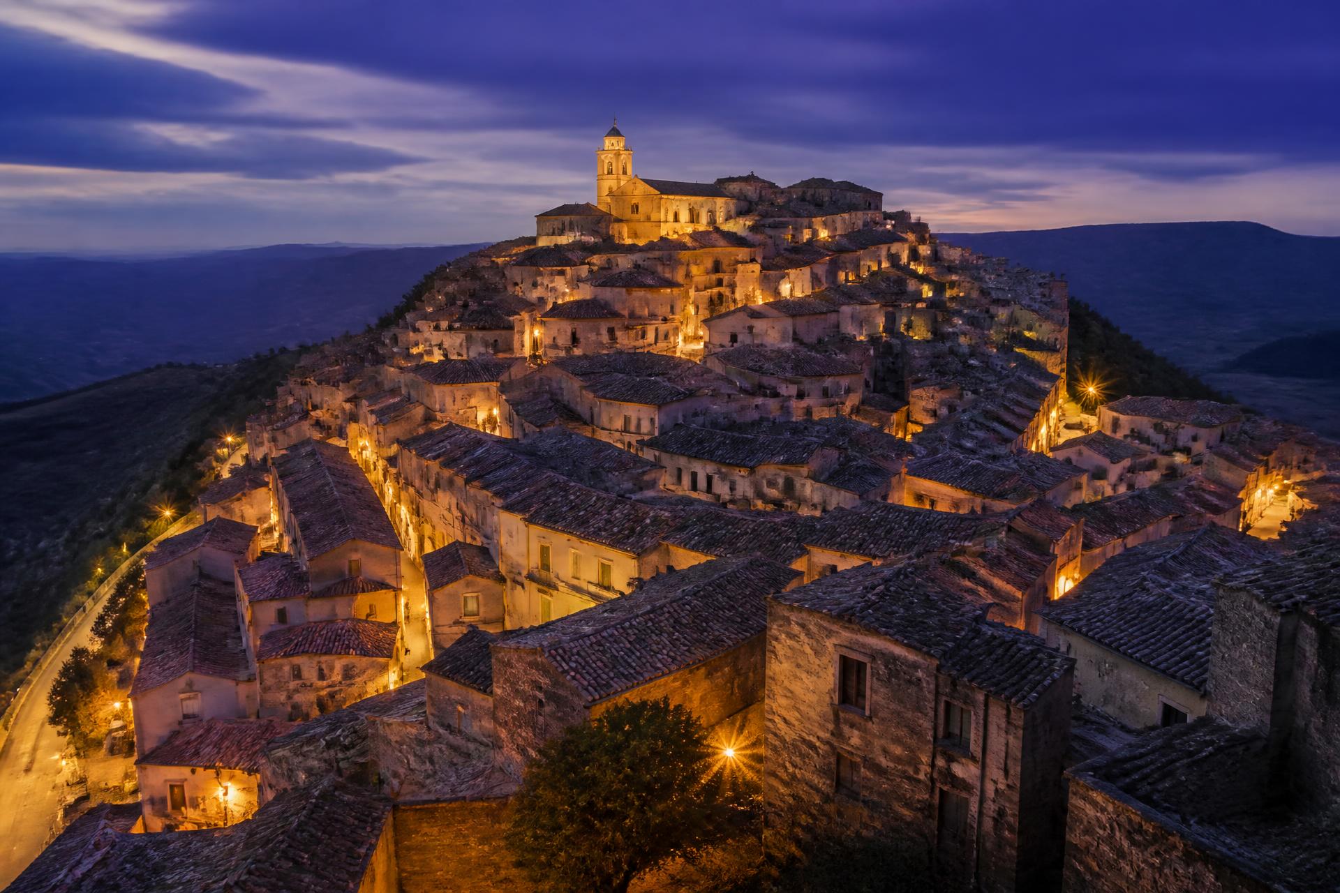 Calitri Borgo Castello all'imbrunire